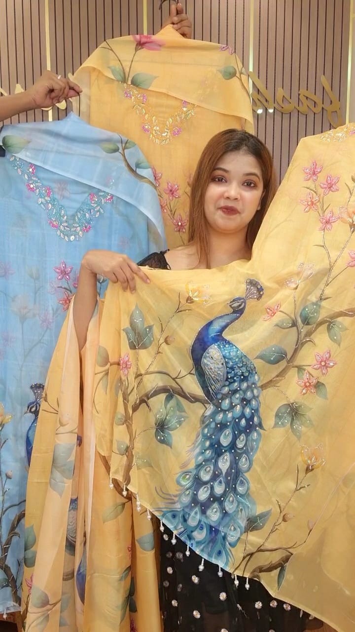 Hn Moyur ( Yellow)