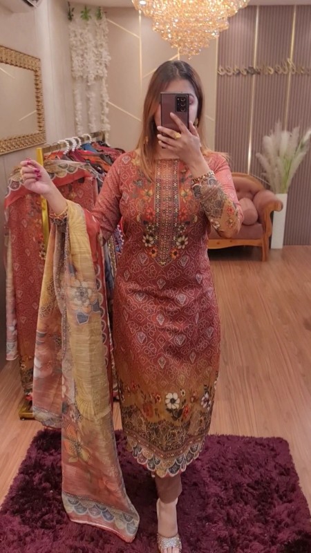 Hn Chunri Print (Brick)