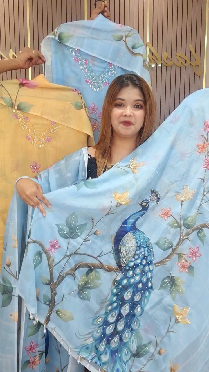 Hn Moyur ( Sky)